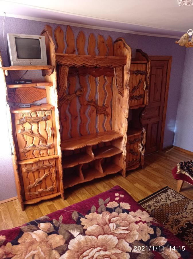 "Різьбярська Садиба" Slavske Ngoại thất bức ảnh