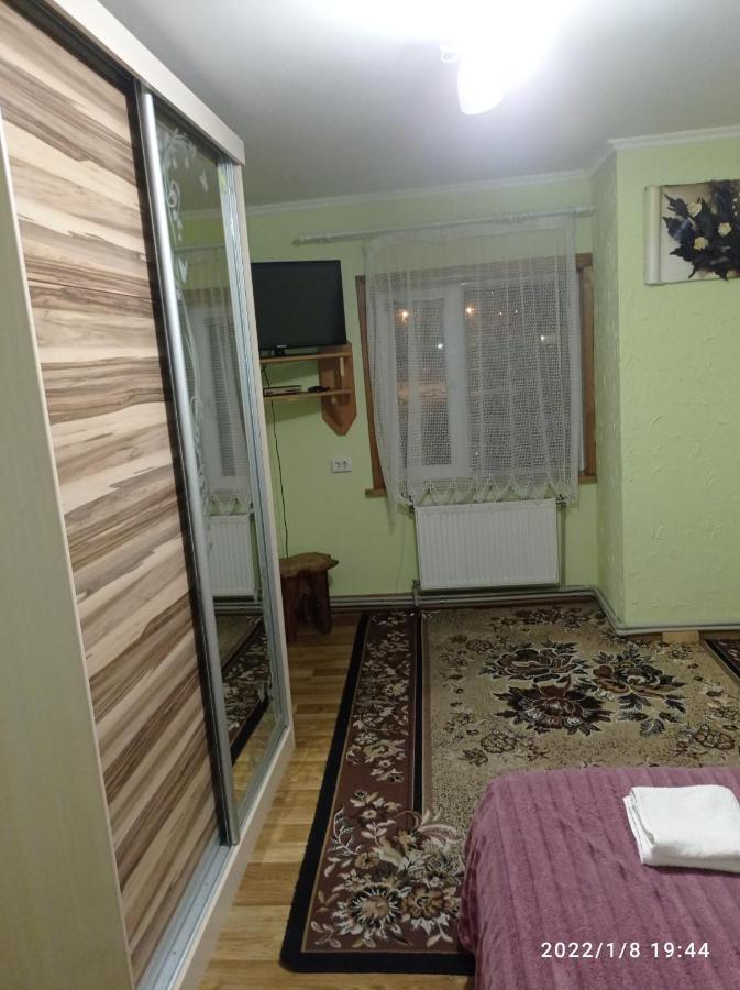 "Різьбярська Садиба" Slavske Ngoại thất bức ảnh