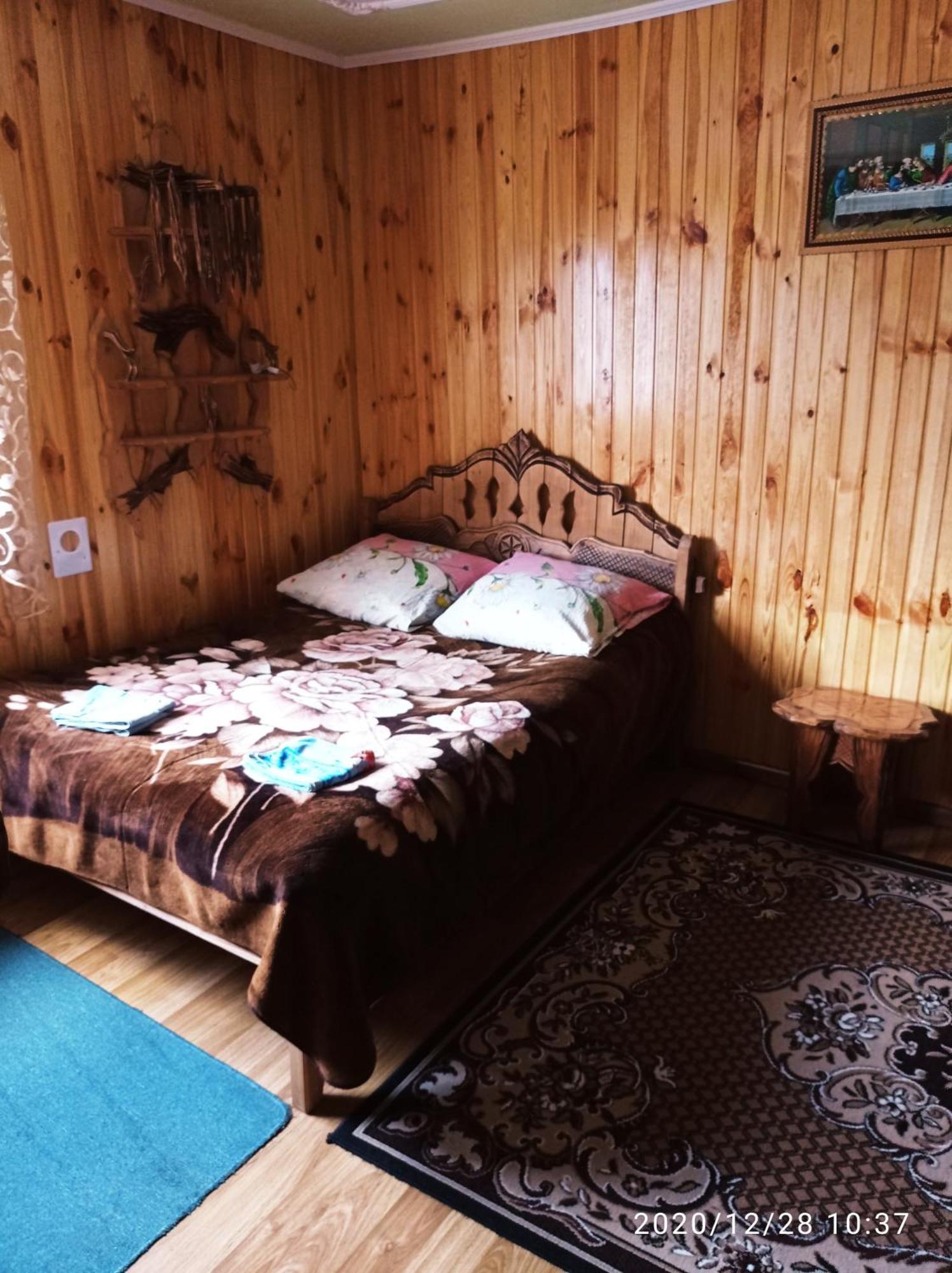 "Різьбярська Садиба" Slavske Phòng bức ảnh