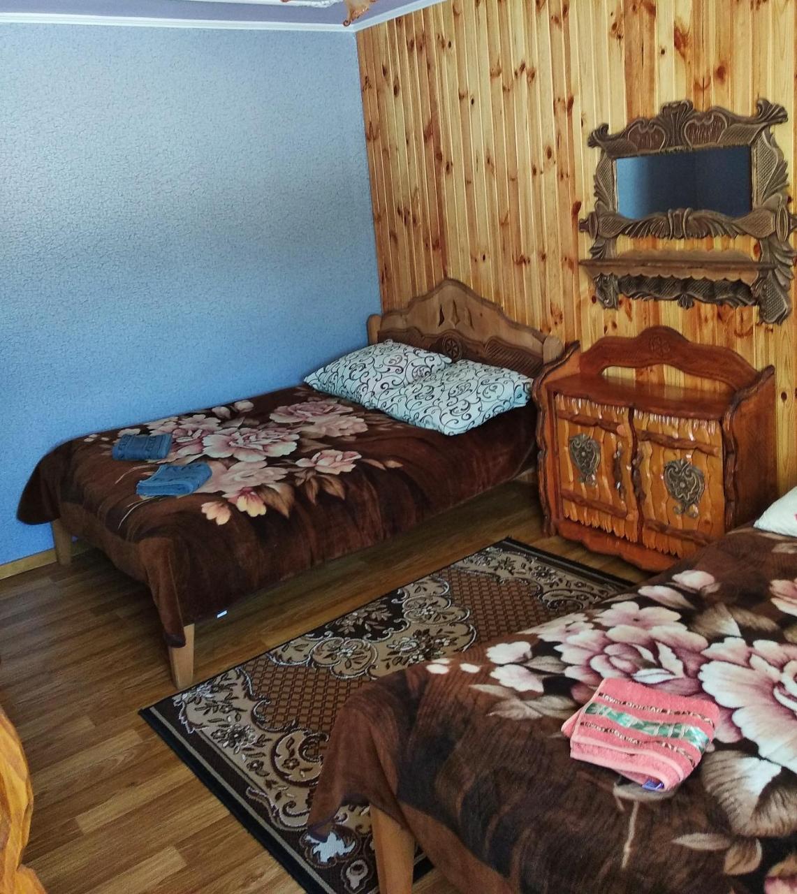 "Різьбярська Садиба" Slavske Ngoại thất bức ảnh