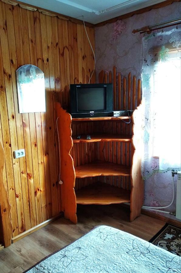 "Різьбярська Садиба" Slavske Ngoại thất bức ảnh